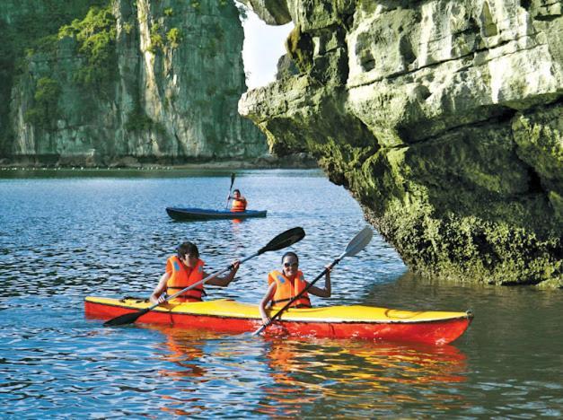 Ha Long Aqua Legend Cruise Hotel ภายนอก รูปภาพ